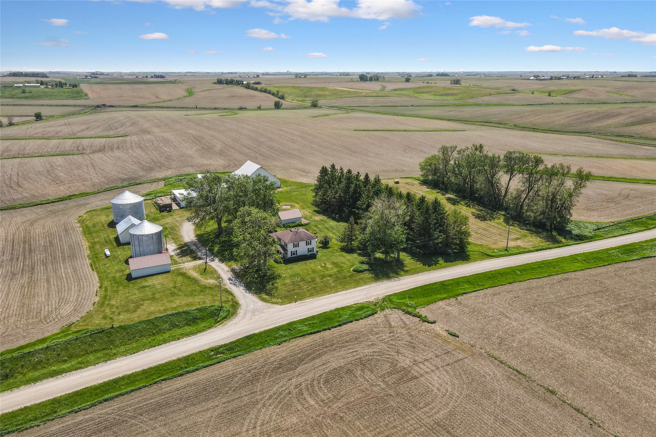 926 330th Avenue, Grinnell, Iowa image 1