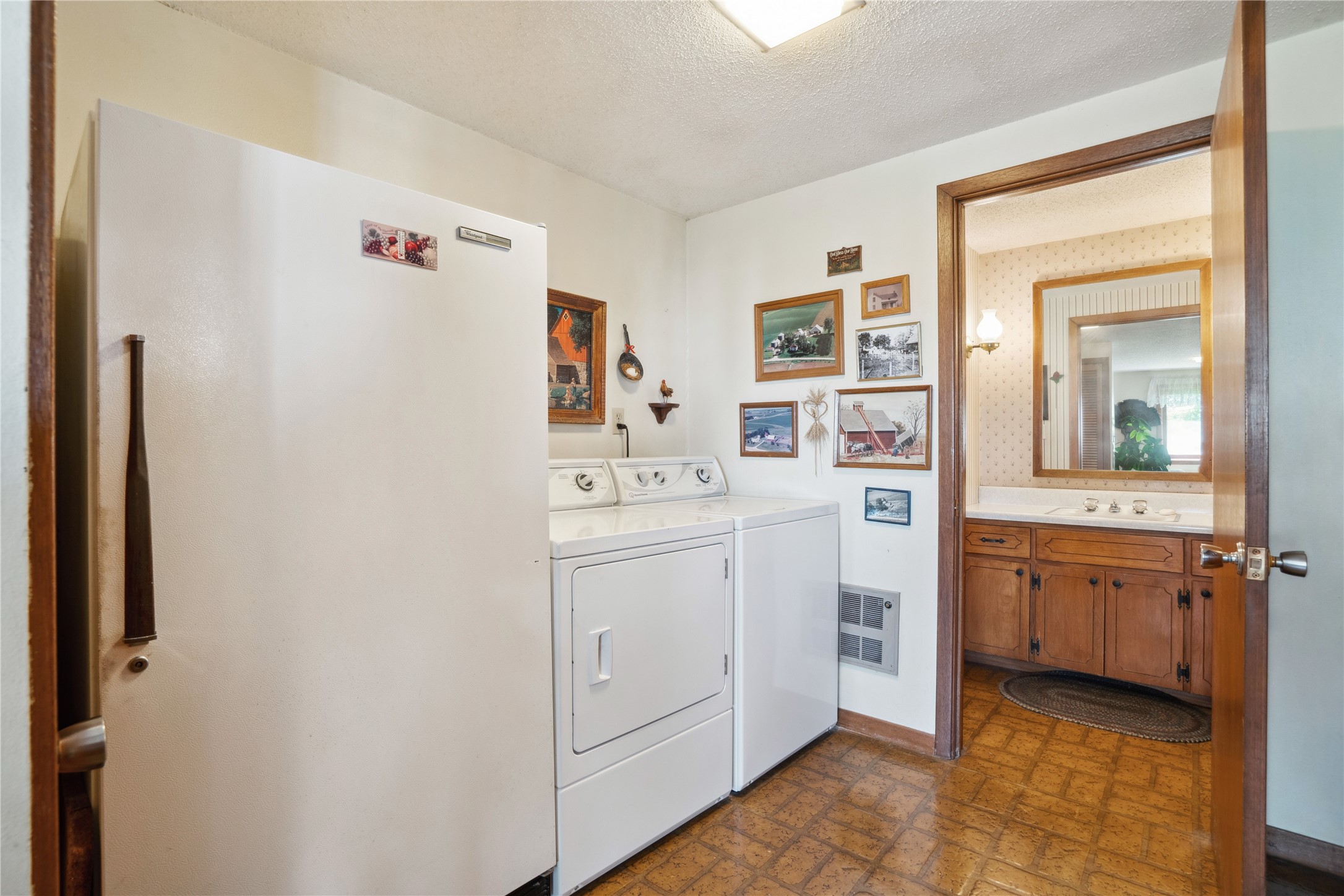 926 330th Avenue, Grinnell, Iowa image 14