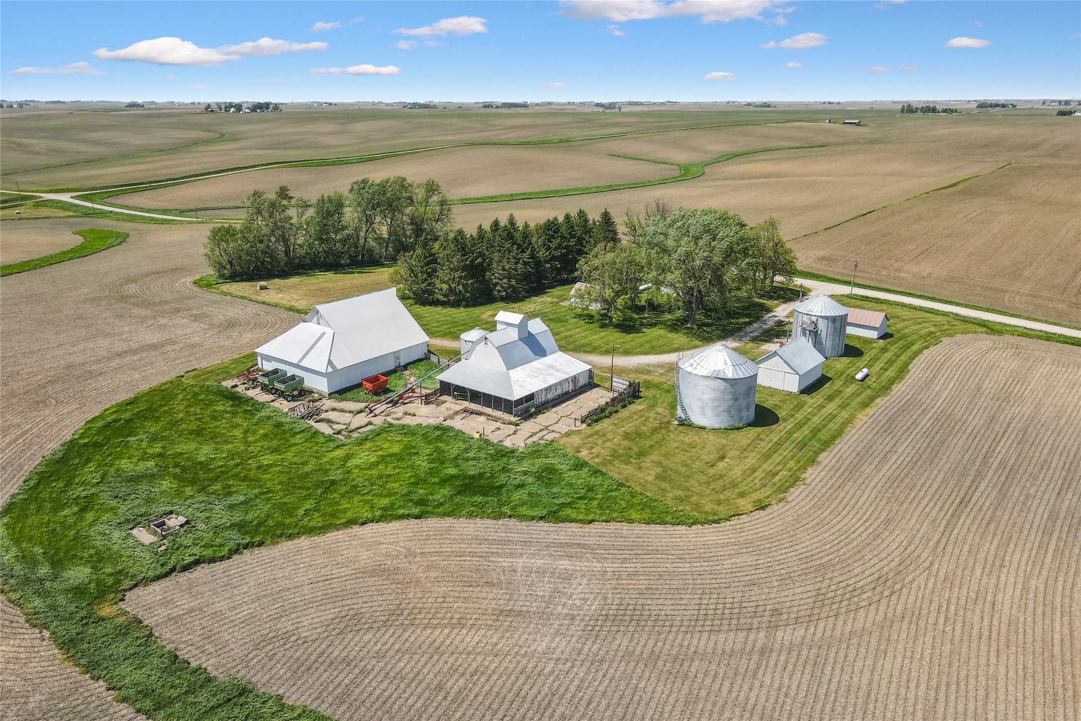 926 330th Avenue, Grinnell, Iowa image 2