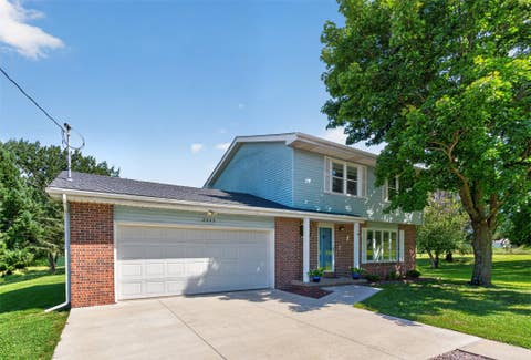 Homes For Sale - 2423 NE 88th Street<br/> Altoona, IA 50009