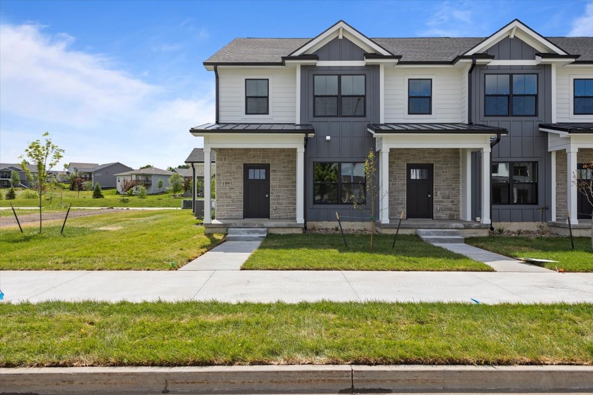 1991 S Warrior Lane, Waukee, Iowa image 1