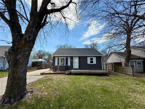 Homes For Sale - 1606 Army Post Road<br/> Des Moines, IA 50315