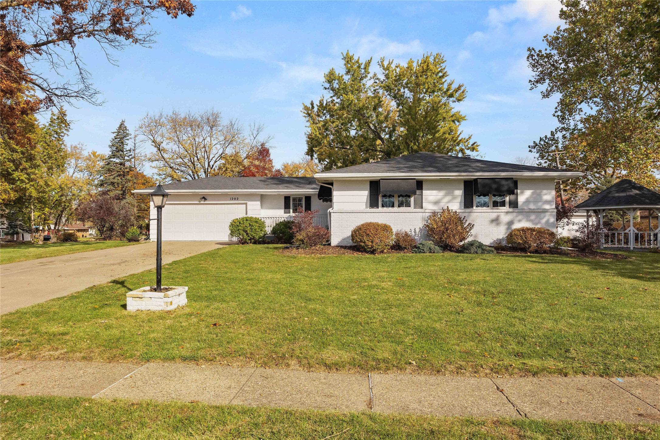 1202 SW Kenworthy Drive, Ankeny, Iowa image 2