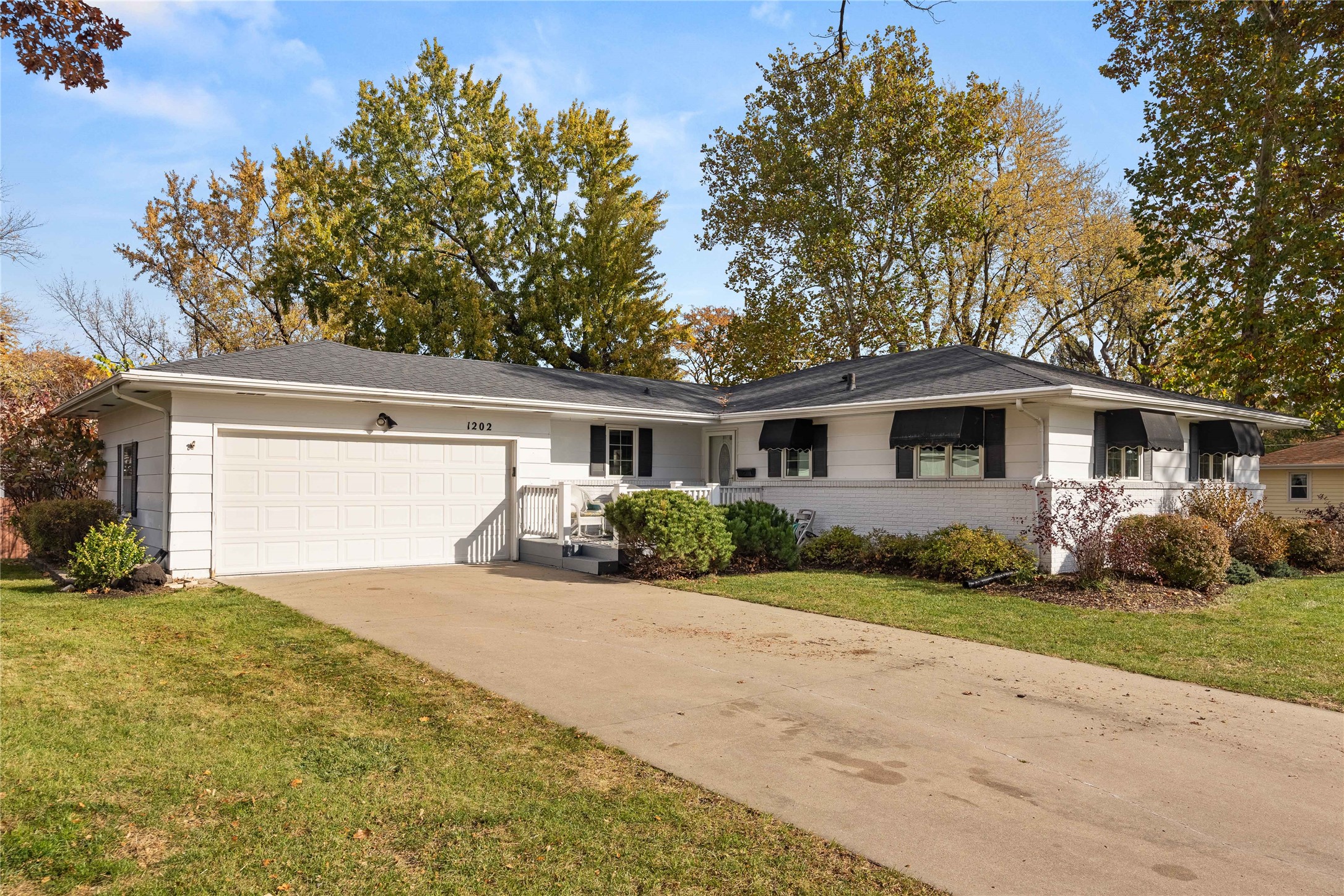 1202 SW Kenworthy Drive, Ankeny, Iowa image 1