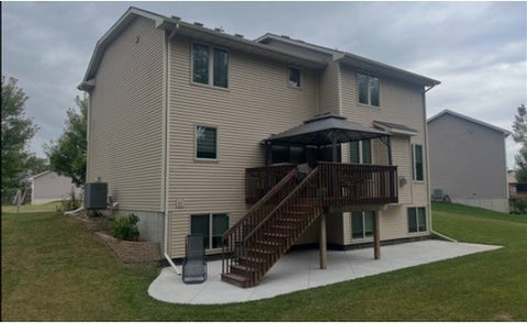 Townhouse For Sale - 5833 Pine Court<br/> Johnston, IA 50131