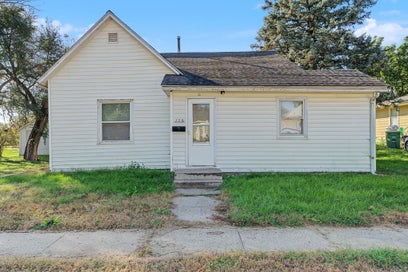 709 E 1st Avenue Indianola IA 50125