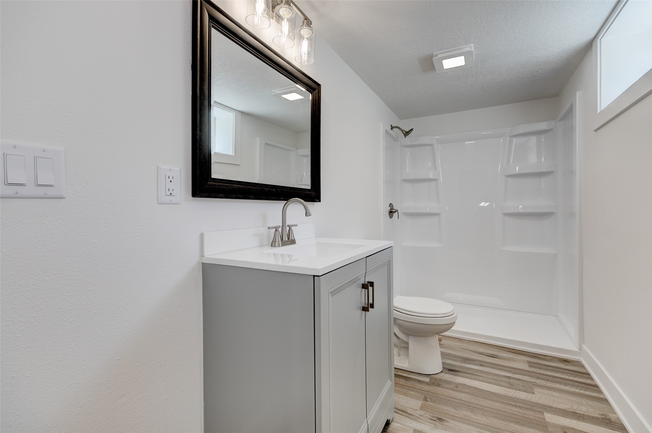 2923 E 40th Street, Des Moines, Iowa image 19