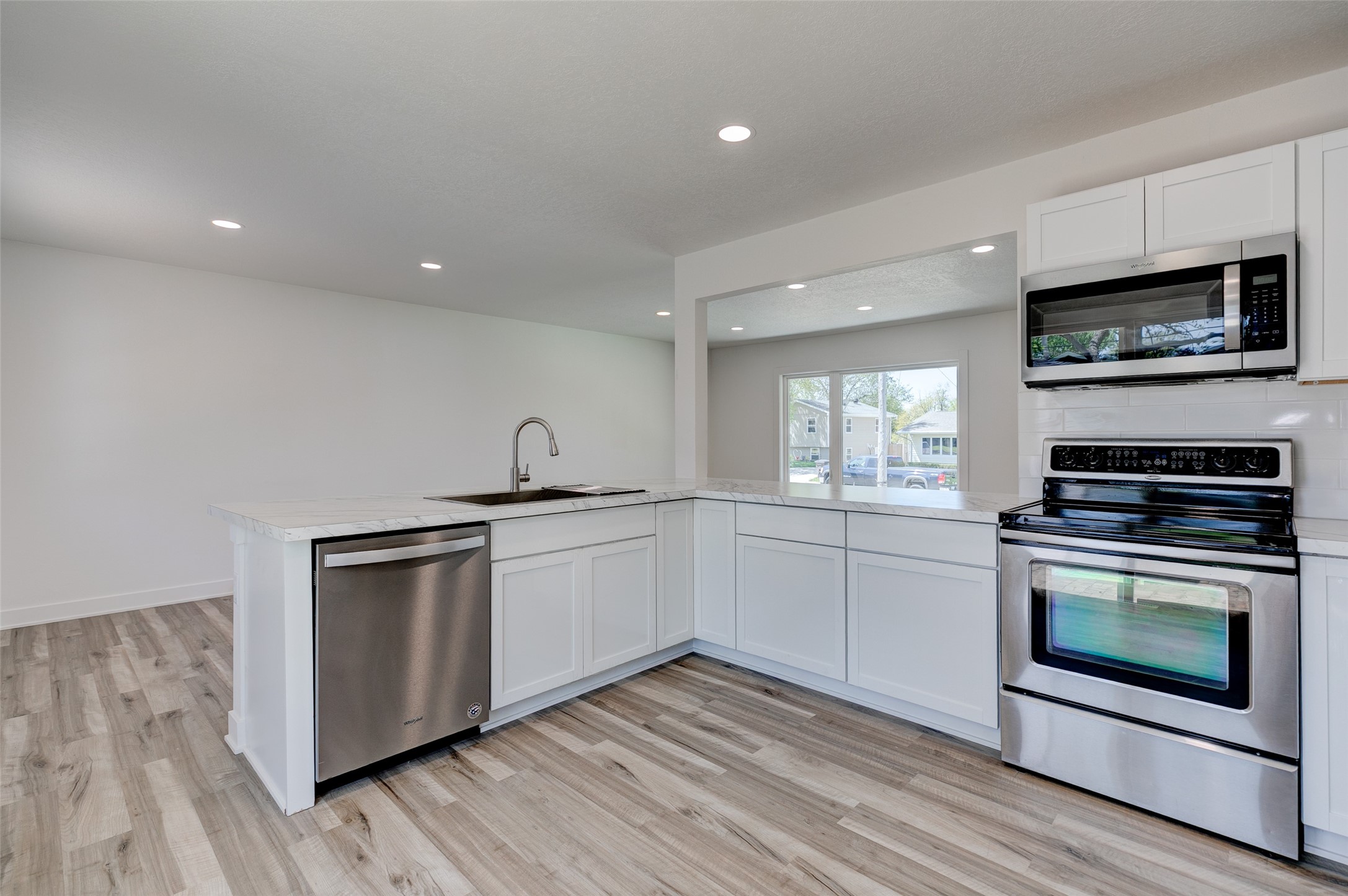 2923 E 40th Street, Des Moines, Iowa image 10