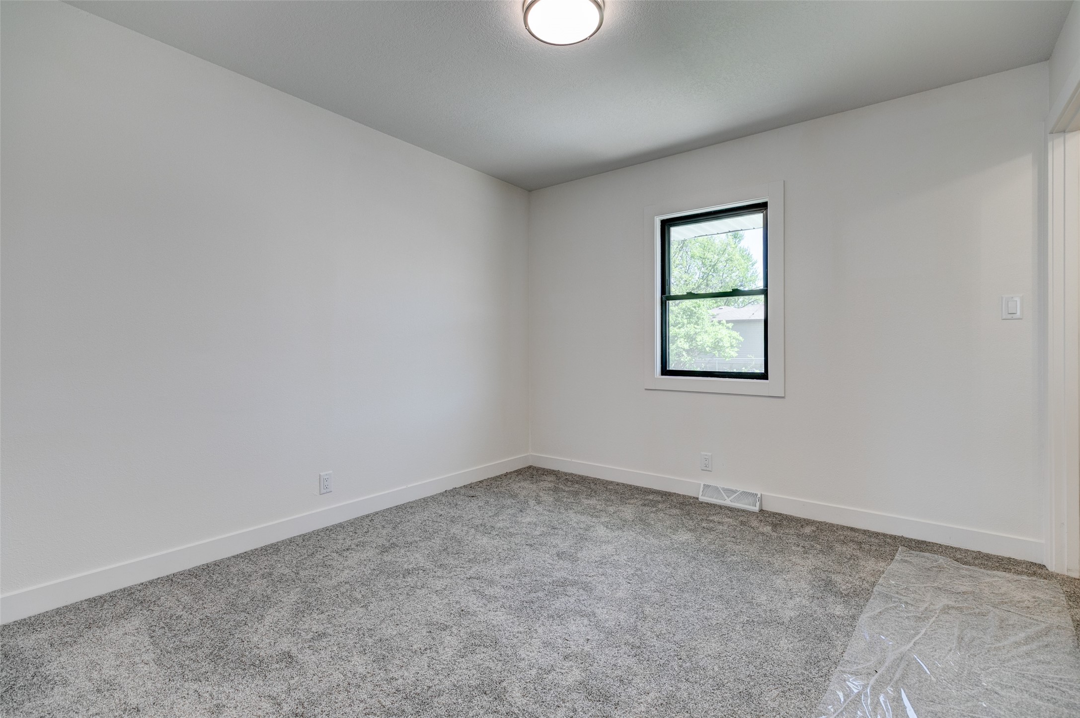 2923 E 40th Street, Des Moines, Iowa image 11