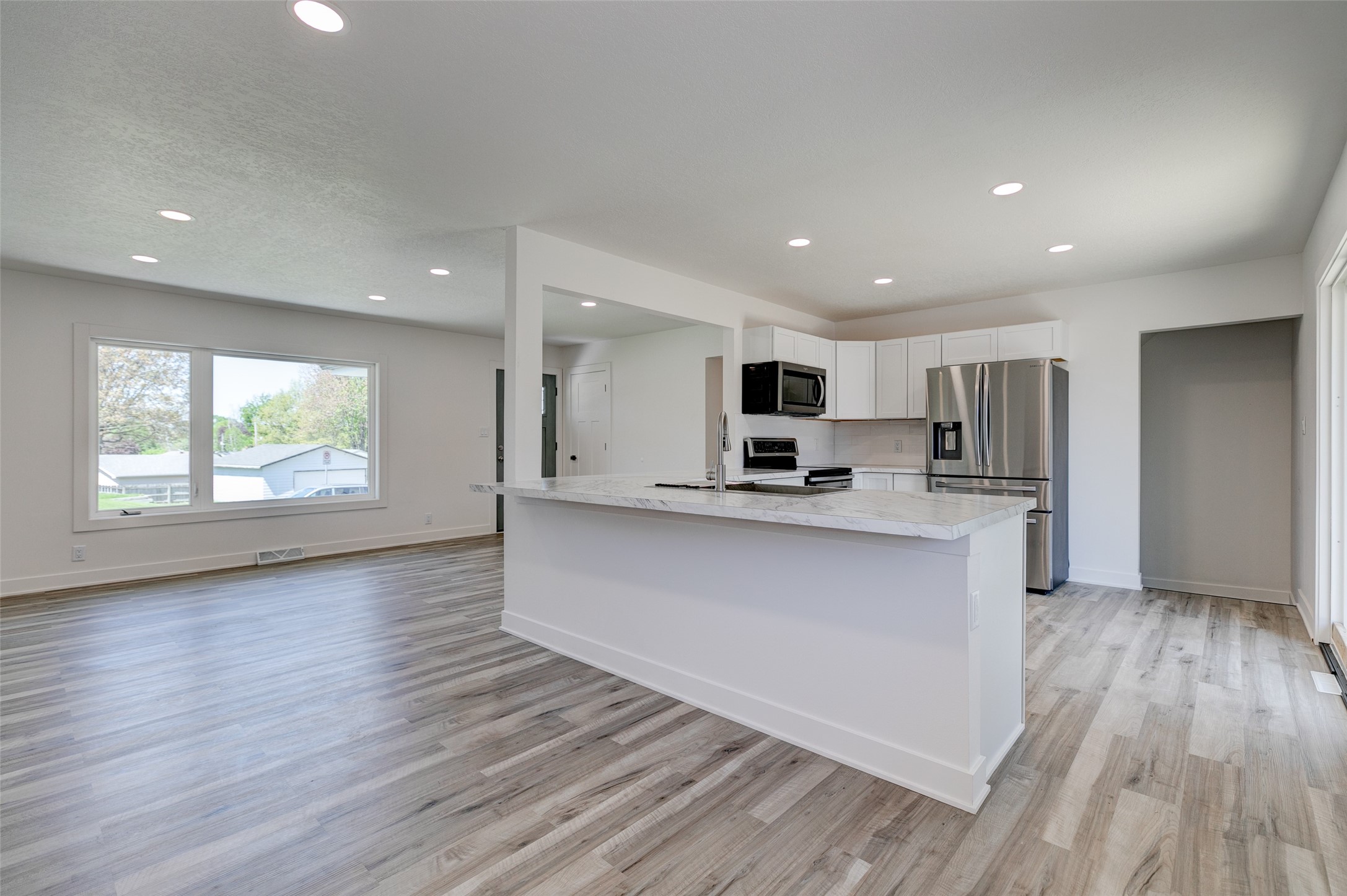2923 E 40th Street, Des Moines, Iowa image 8