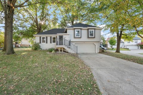 717 Heatherwood Drive West Des Moines IA 50265