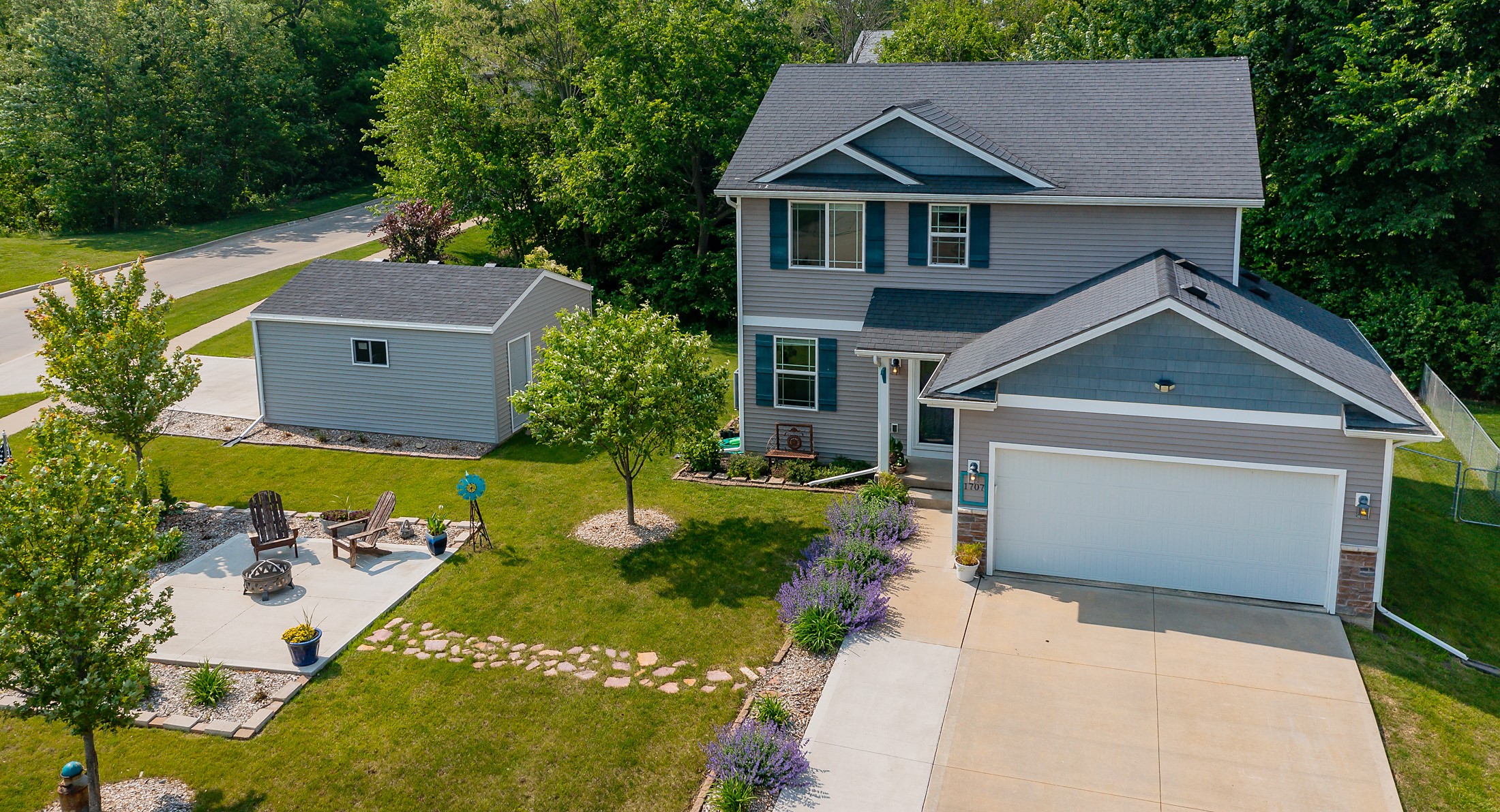 1707 Apple Lane, Indianola, Iowa image 1