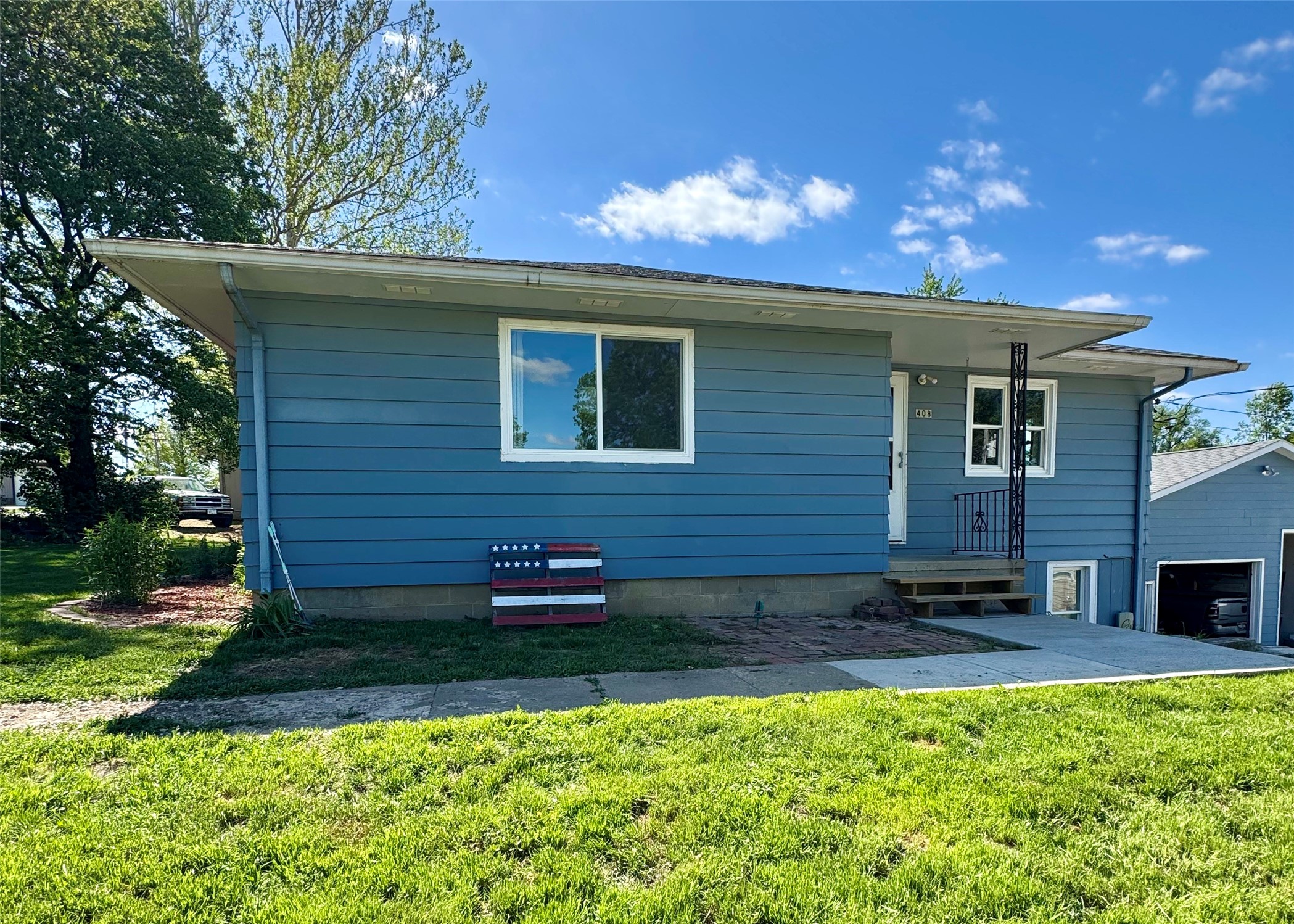 408 West Street, Lynnville, Iowa image 1
