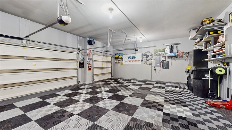 1408 Linden Circle, Adel, Iowa image 16