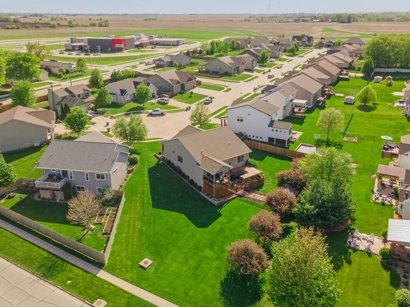 1408 Linden Circle, Adel, Iowa image 30