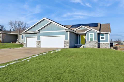 Homes For Sale - 720 Timberview Drive<br/> Adel, IA 50003