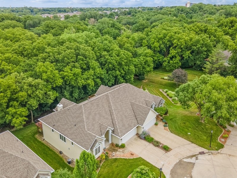 13078 Pinecrest Lane, Clive, Iowa image 2