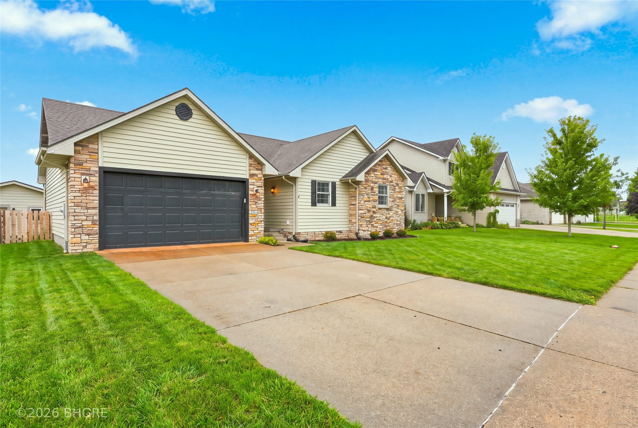405 Mallard Pointe Drive NW