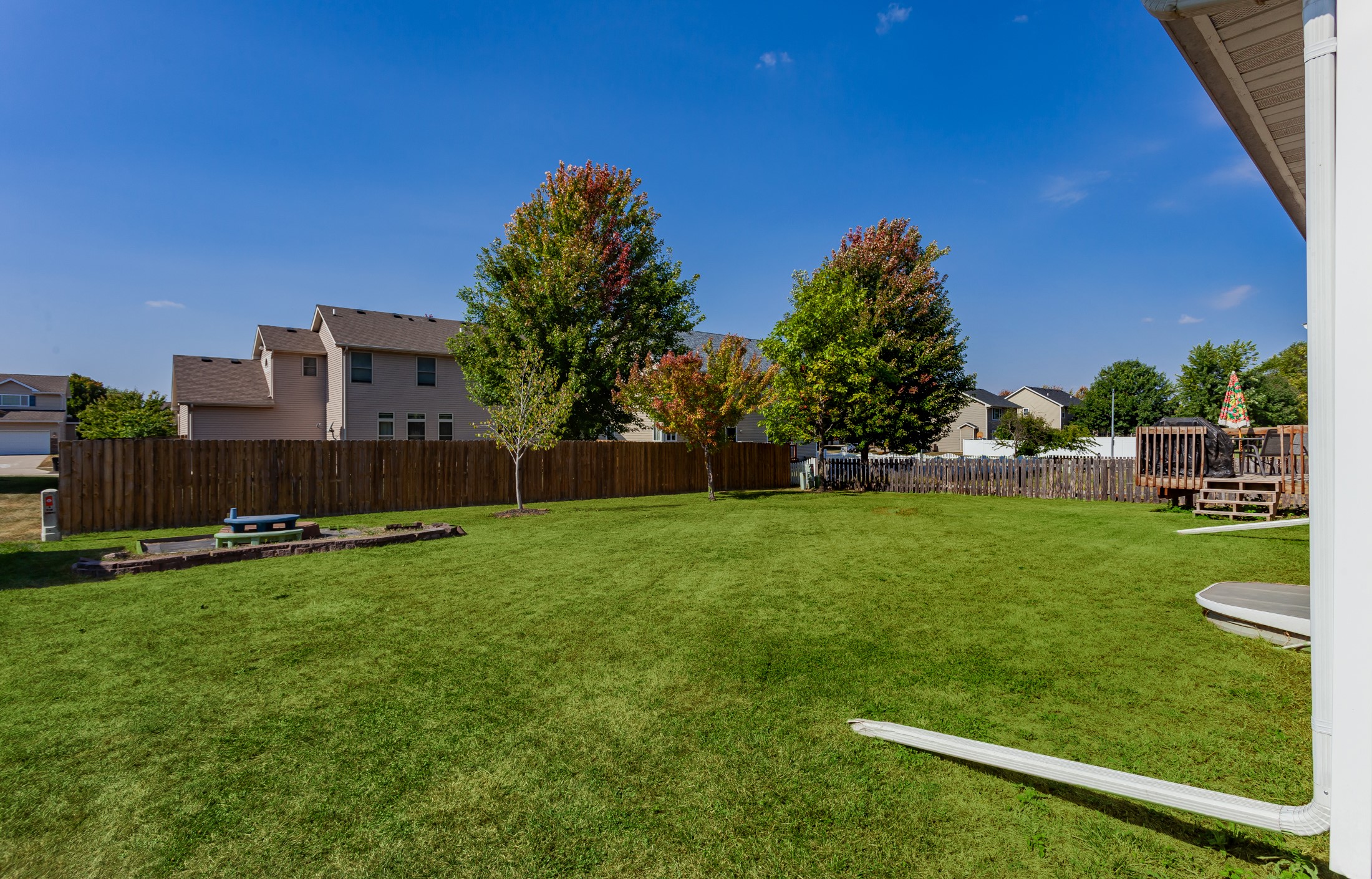 640 SE Cardinal Lane