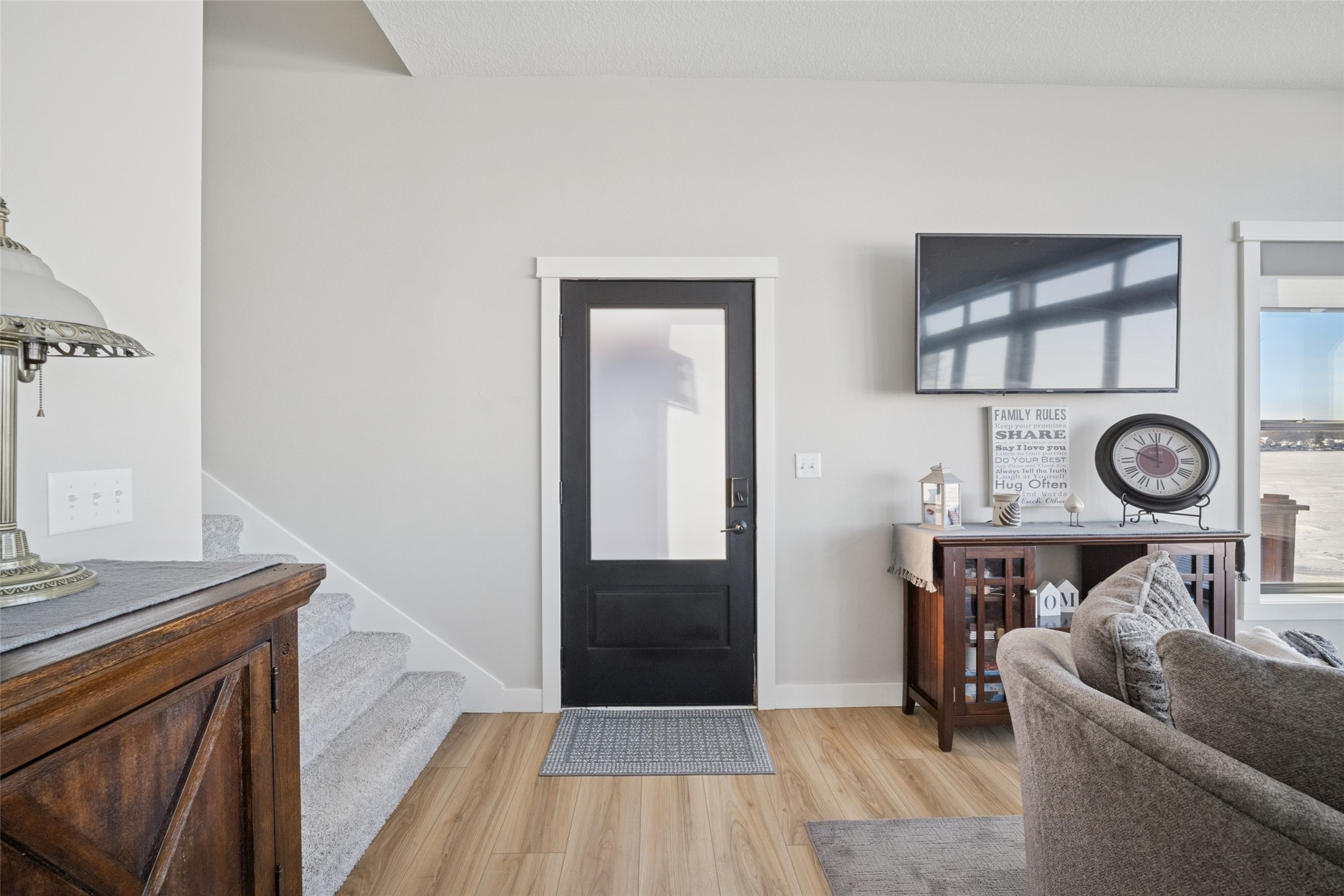 2619 S Lakeview Drive