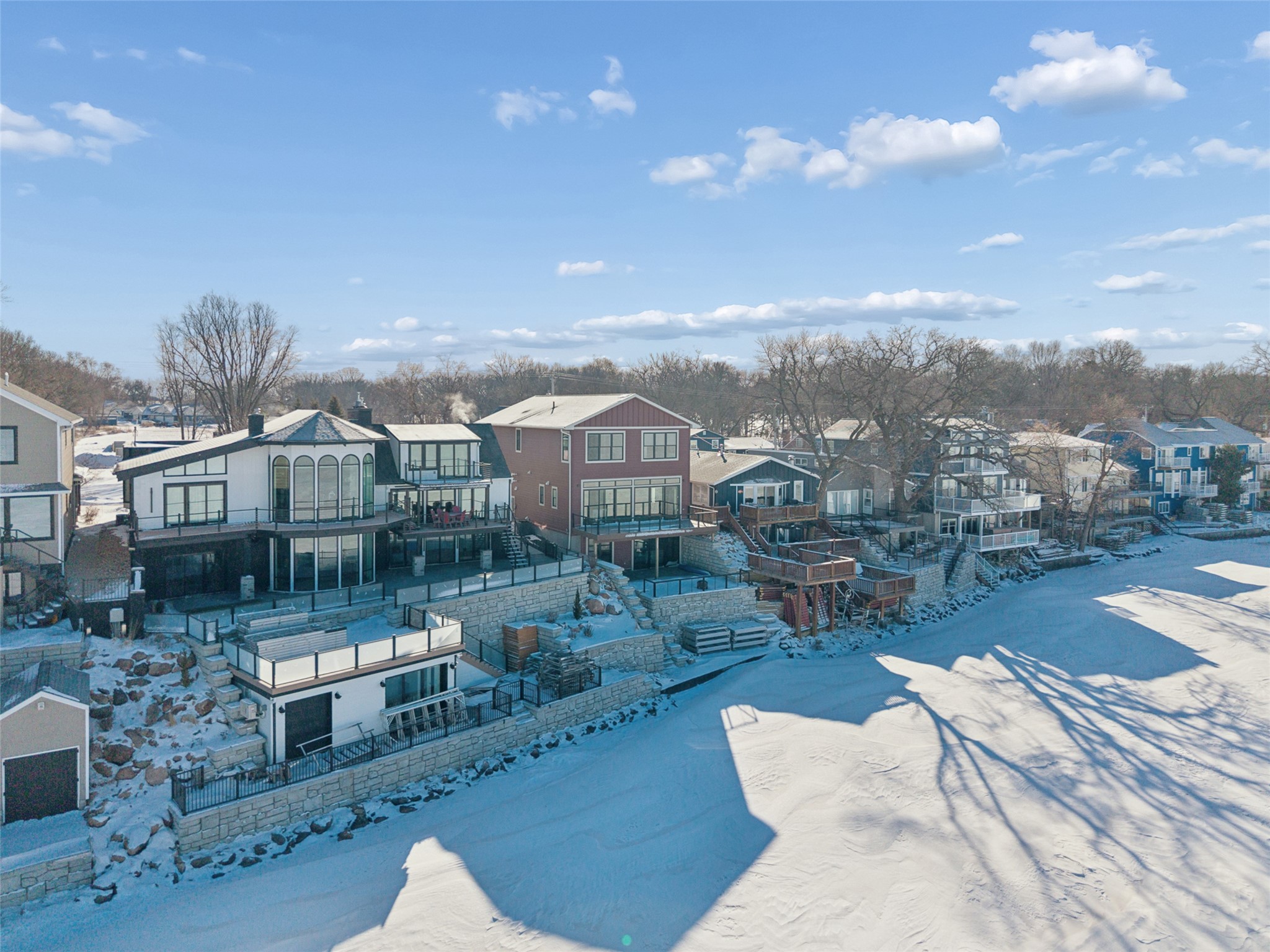 2619 S Lakeview Drive