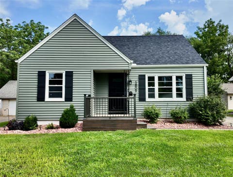 Homes For Sale - 5809 New York Avenue<br/> Des Moines, IA 50322
