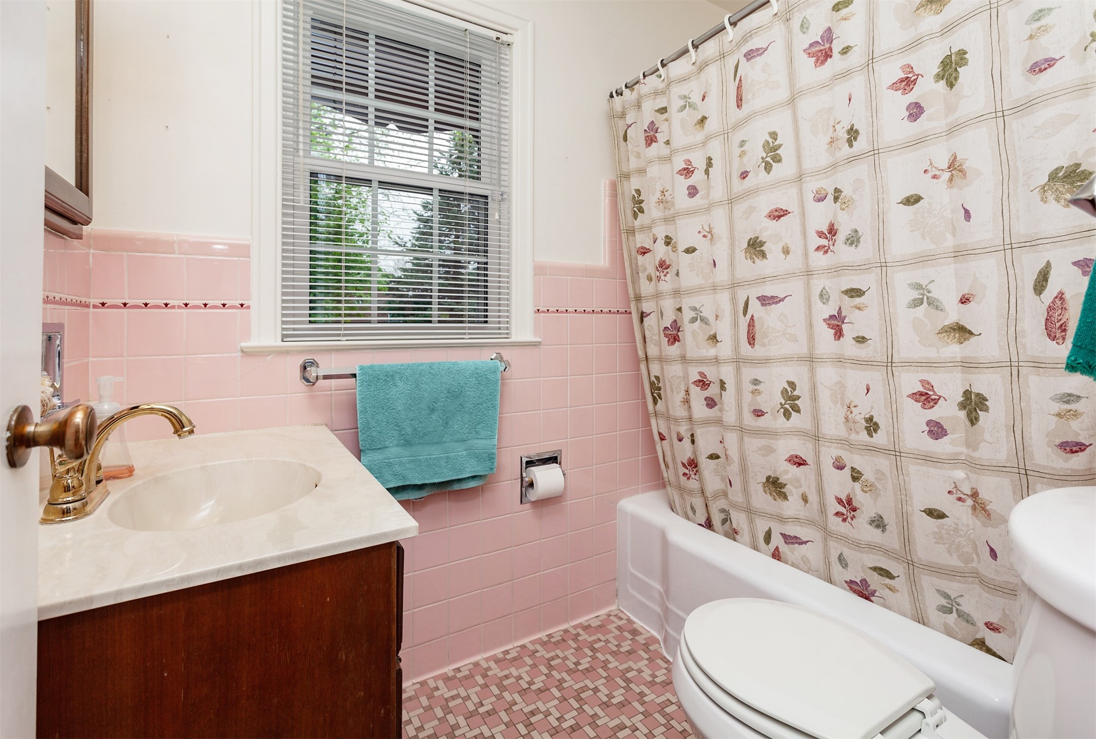 6915 Colby Avenue, Windsor Heights, Iowa image 13