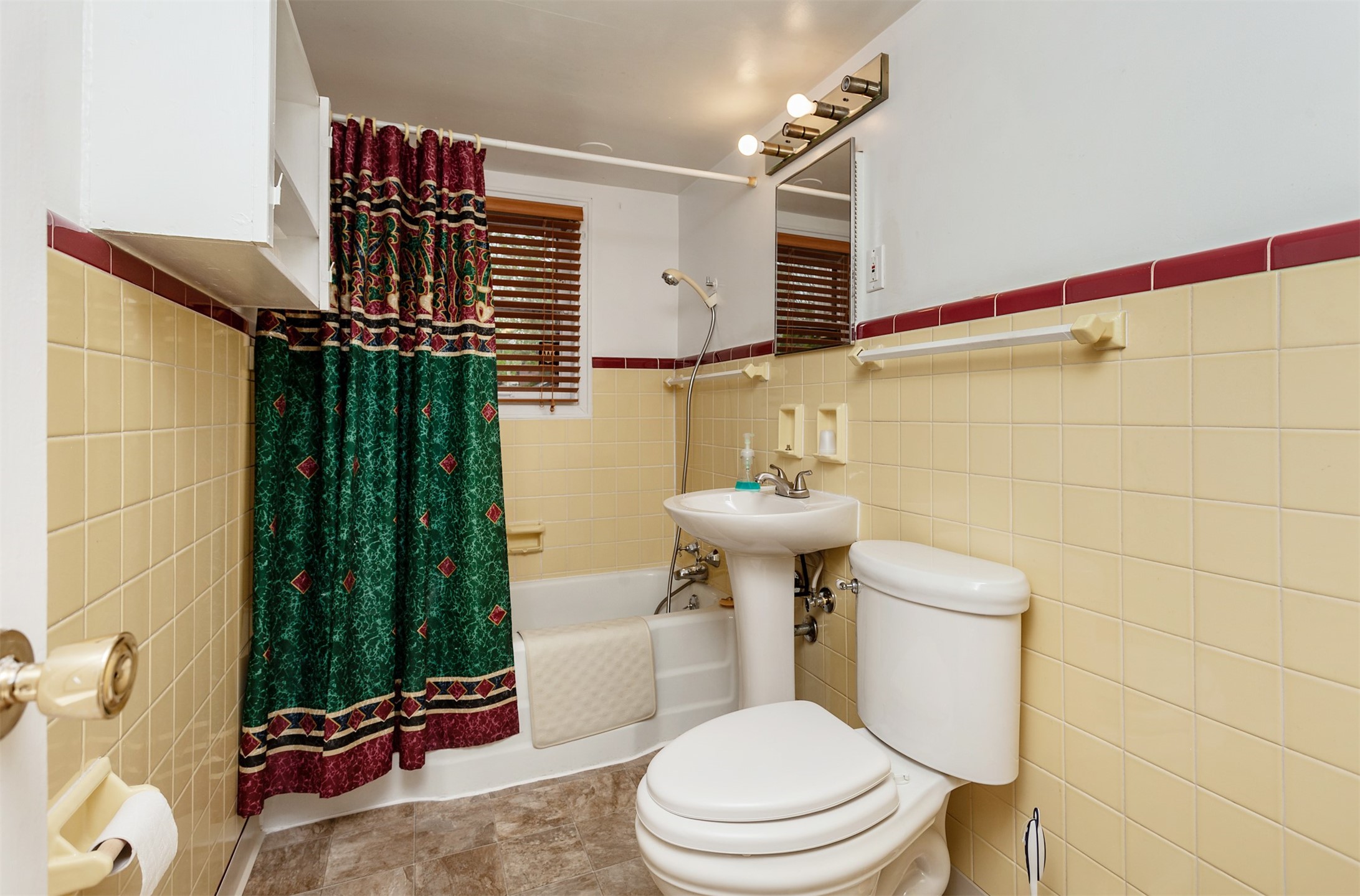 6915 Colby Avenue, Windsor Heights, Iowa image 18