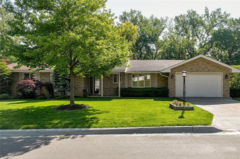 3728 River Oaks Drive Des Moines IA 50312