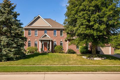 1683 S 49th Street West Des Moines IA 50265