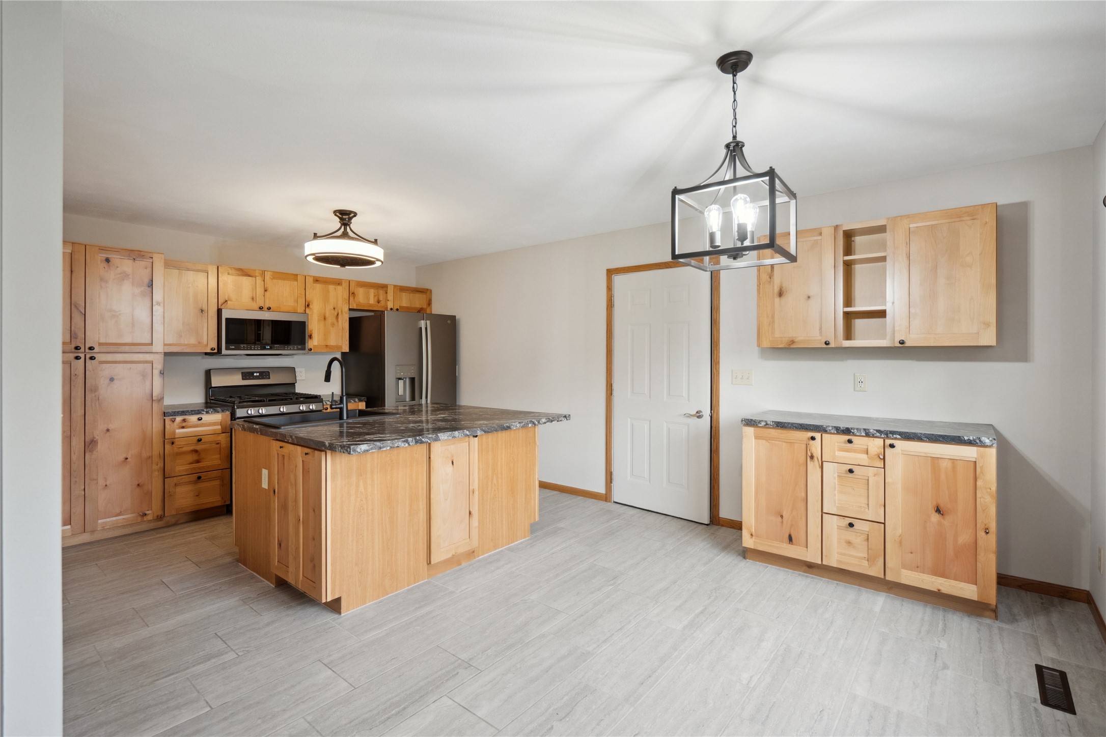 805 Davis Street, Polk City, Iowa image 3
