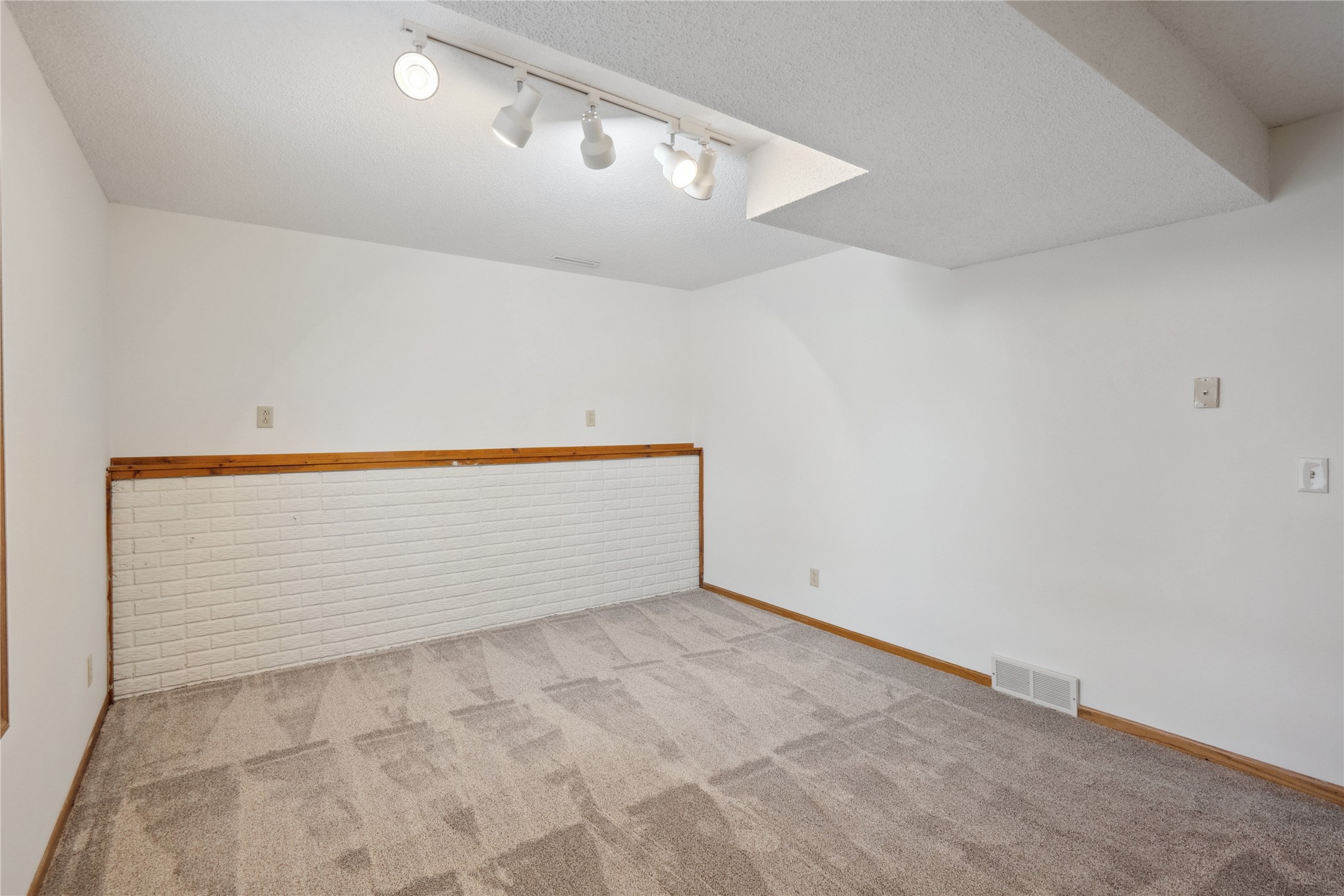 805 Davis Street, Polk City, Iowa image 19
