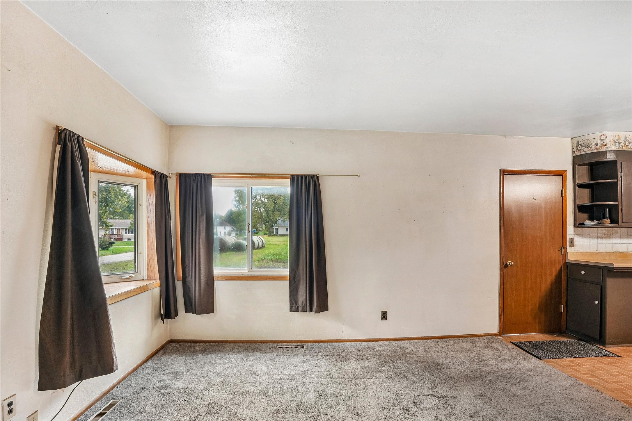 715 W High Street