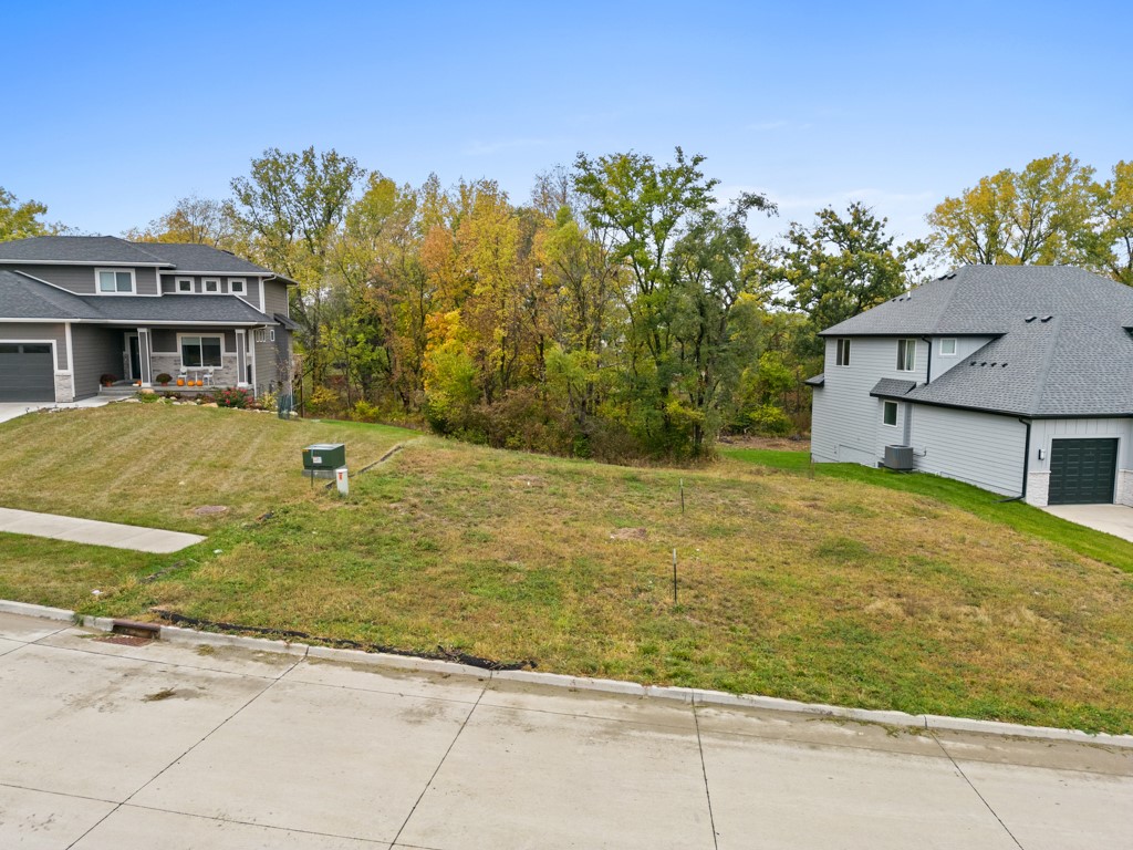 Photo 1 of 17 — 5380 Carter Court, Johnston, IA 50131
