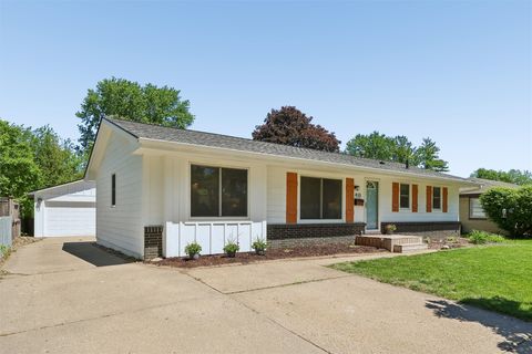 Homes For Sale - 410 SE 2nd Street<br/> Ankeny, IA 50021