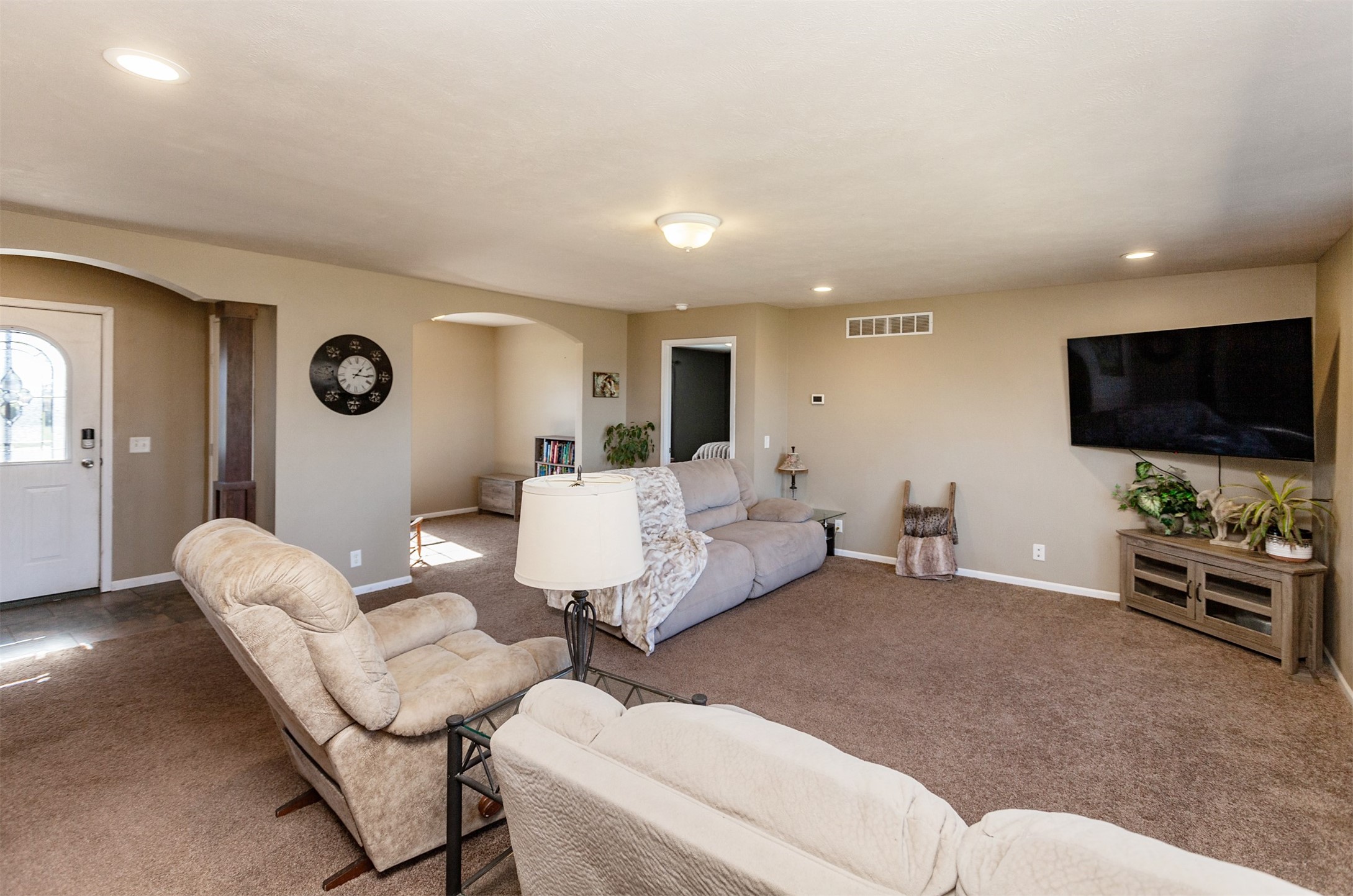 19075 Jewell Drive, Earlham, Iowa image 3
