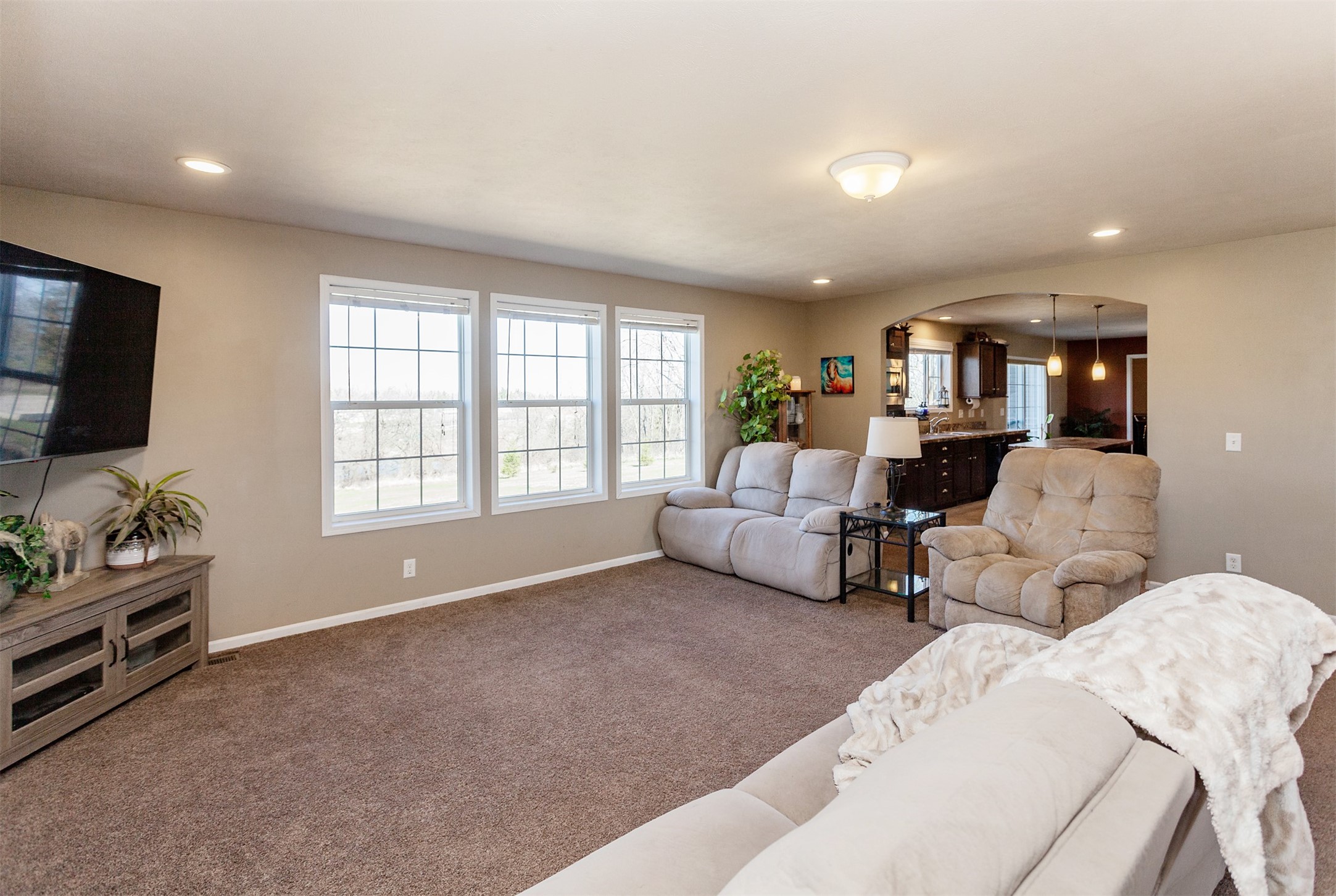 19075 Jewell Drive, Earlham, Iowa image 4