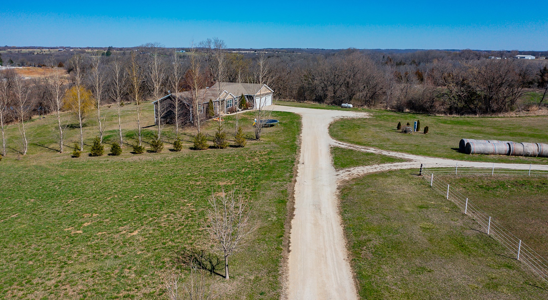 19075 Jewell Drive, Earlham, Iowa image 29