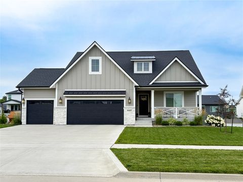 3007 Crest View Circle Norwalk IA 50211