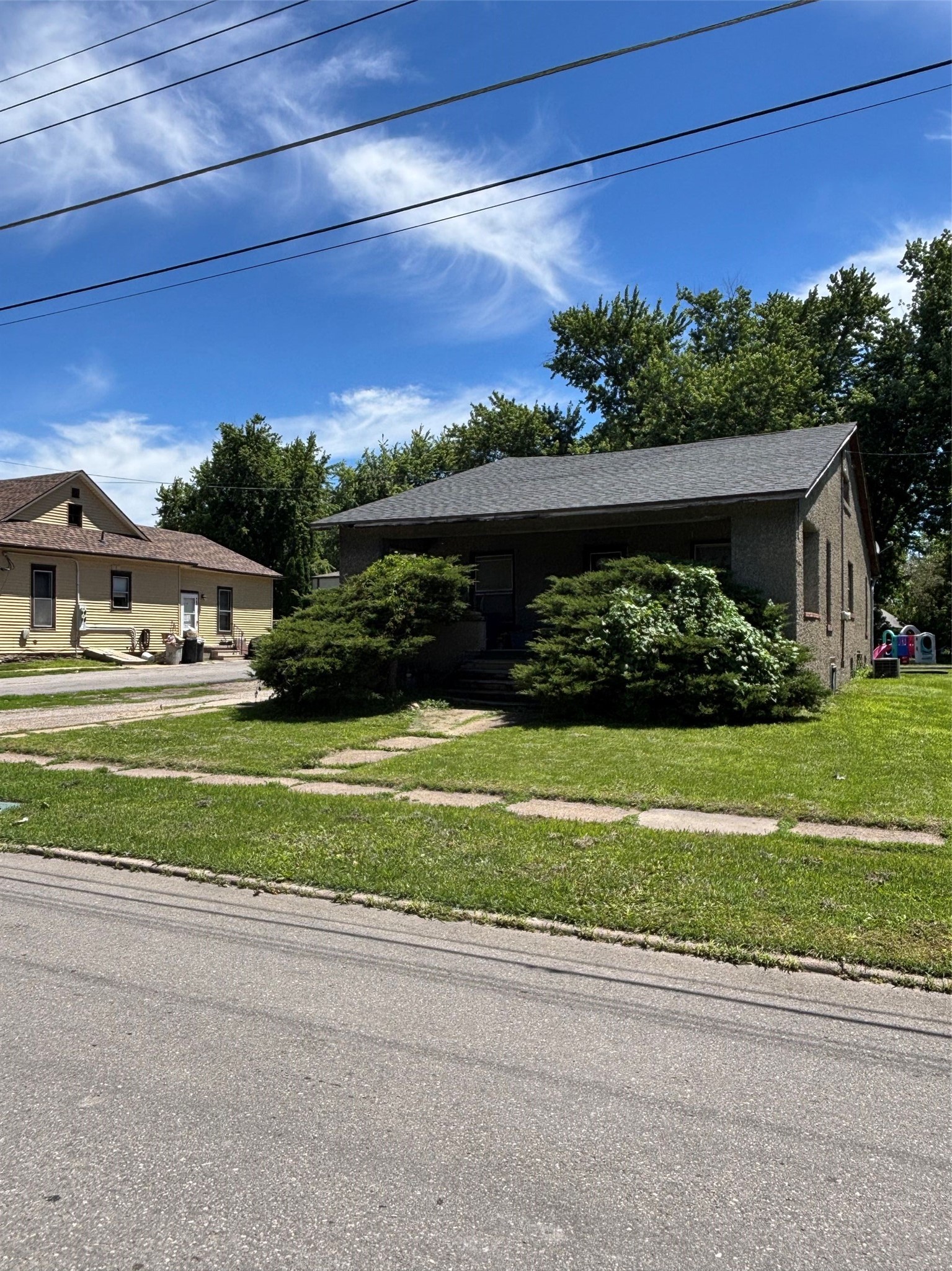 Photo 1 of 6 — 410 E 8th Street S, Newton, IA 50208