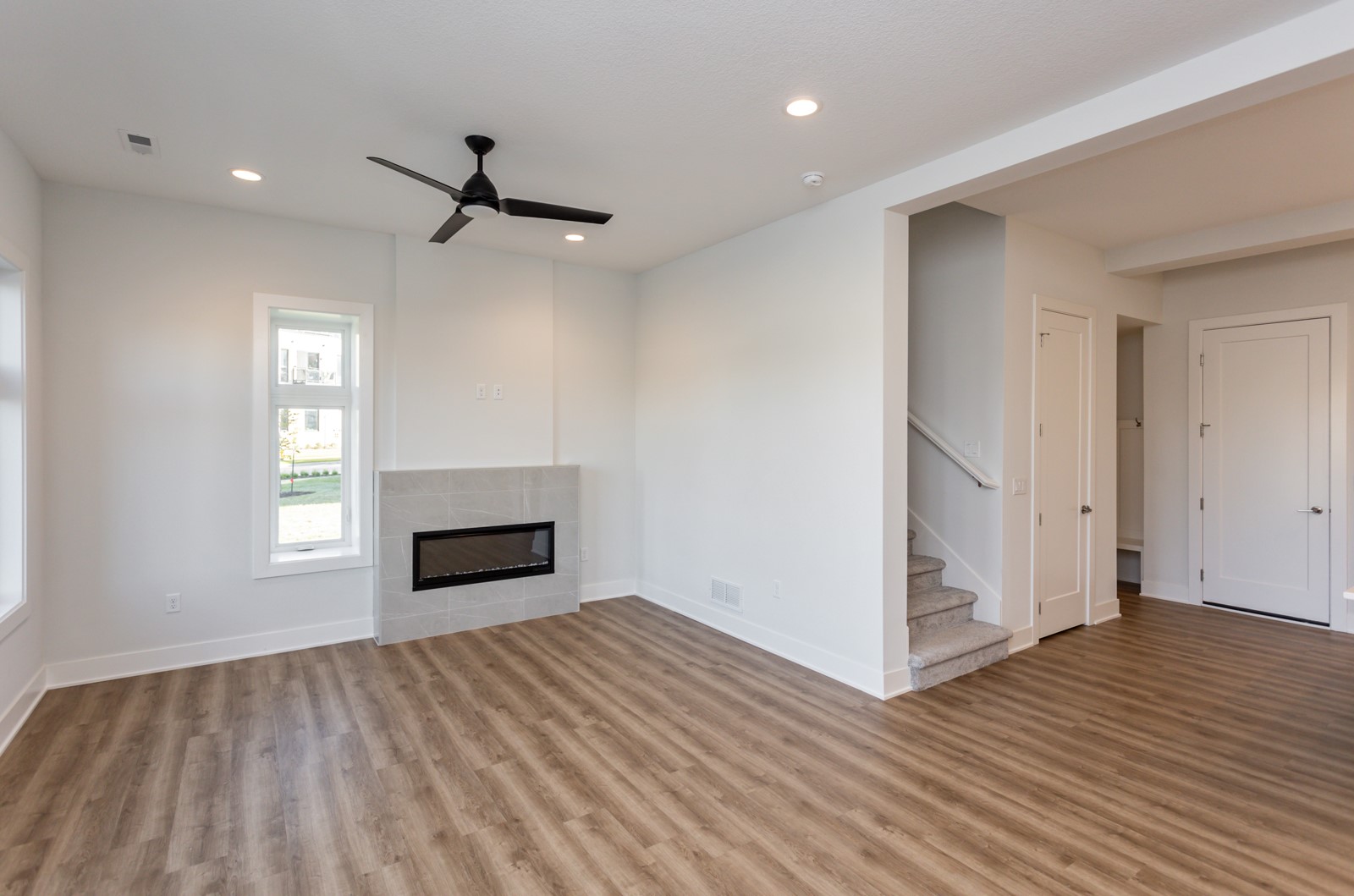 859 E 2nd Street