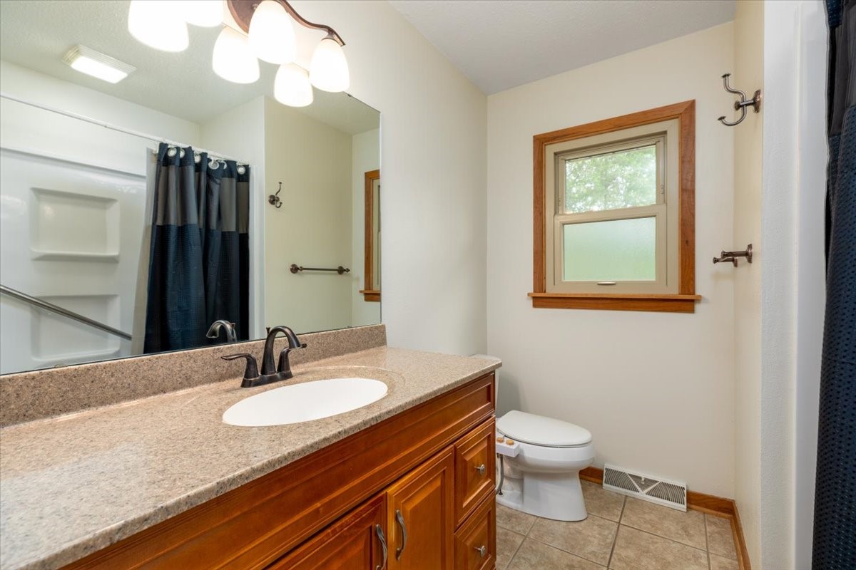 1060 NW 70th Place, Ankeny, Iowa image 16