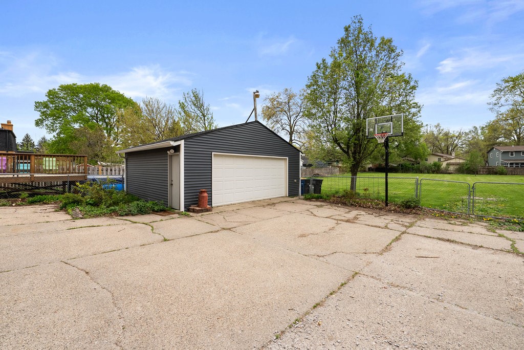 4714 Douglas Avenue, Des Moines, Iowa image 25