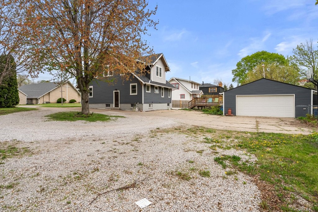 4714 Douglas Avenue, Des Moines, Iowa image 23