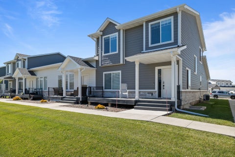 Condo For Sale - 9150 Spring Crest Lane<br/> West Des Moines, IA 50266
