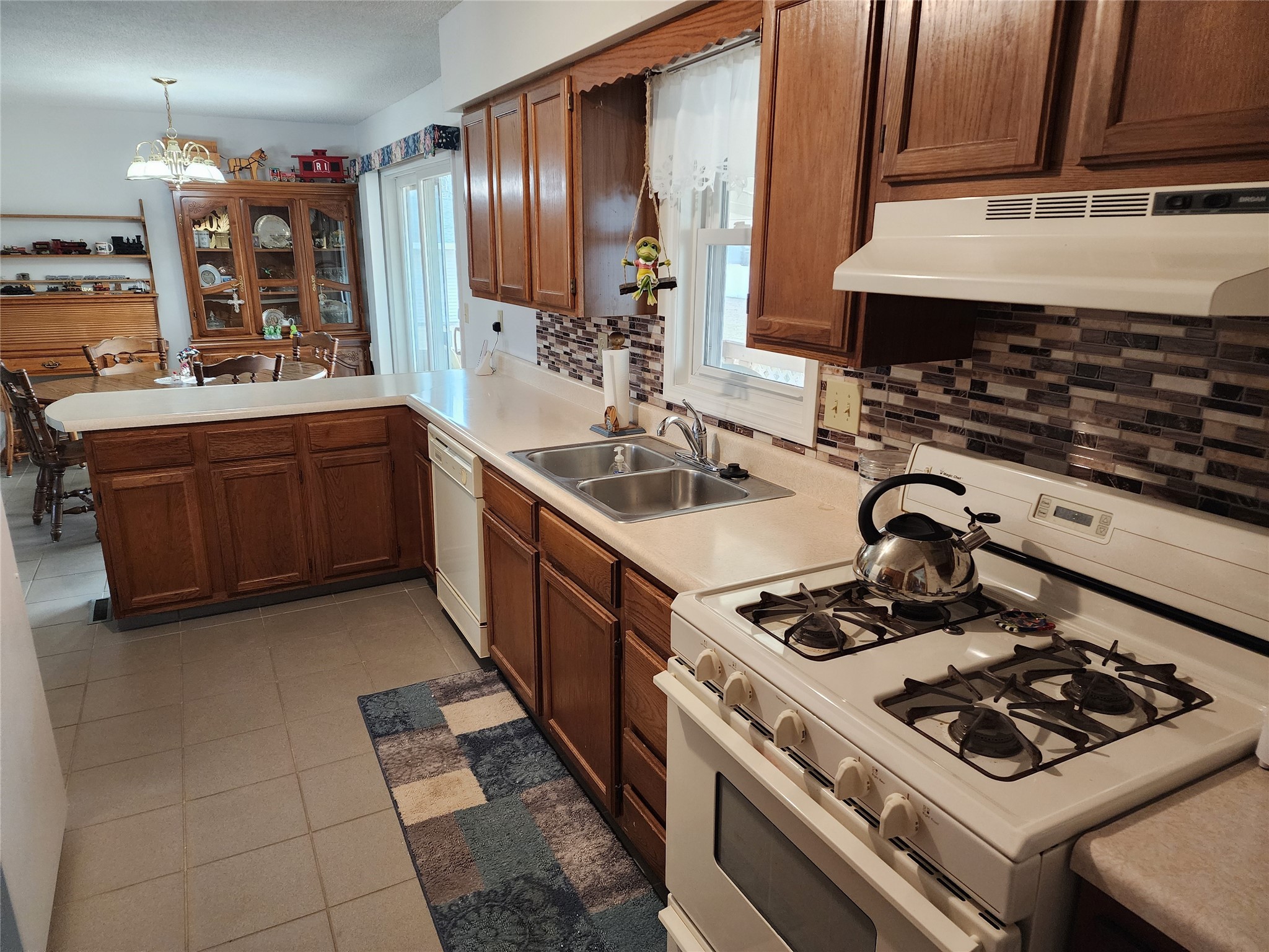 2020 Vista View Drive, Granger, Iowa image 4