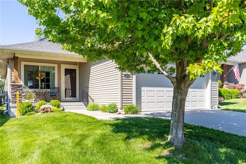 Single Family Residence in Pleasant Hill IA 5242 Windsor Court.jpg