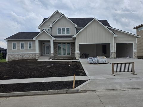 Homes For Sale - 16220 Sharon Drive<br/> Dallas County, Urbandale, IA 50323