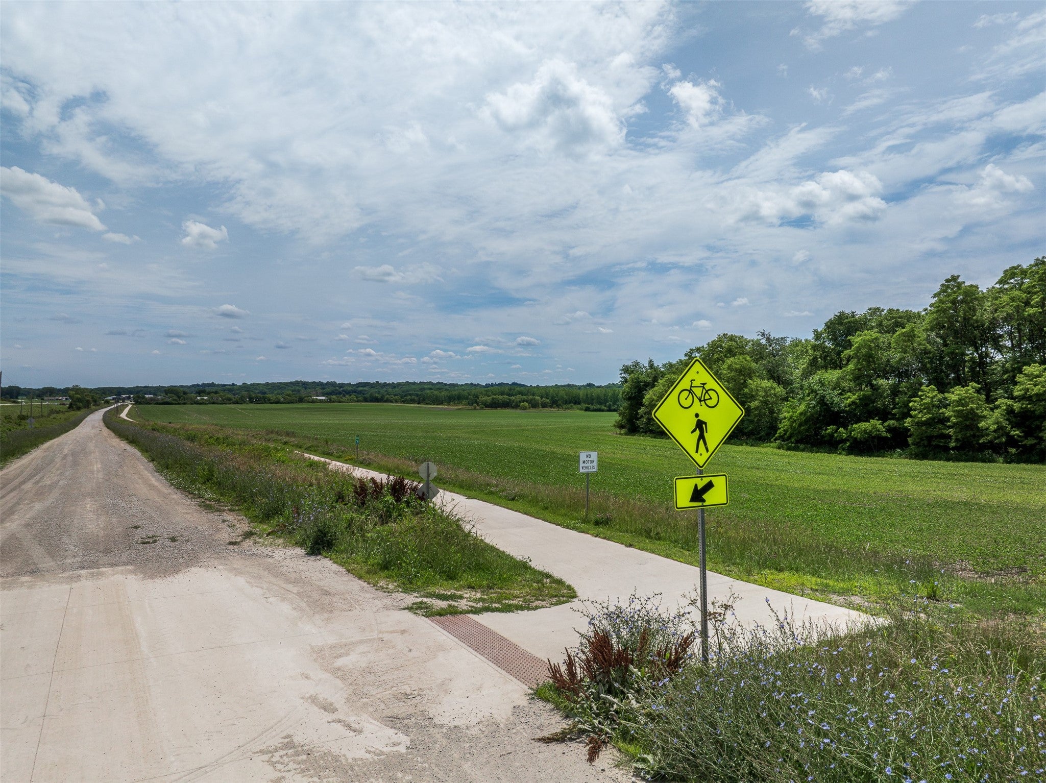 000 County Line Road