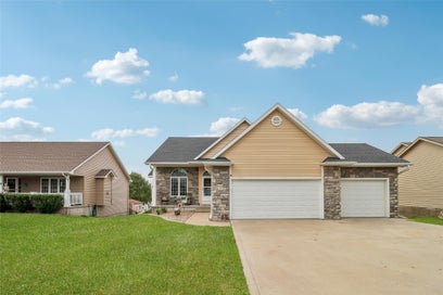 1724 2nd Avenue SW Altoona IA 50009